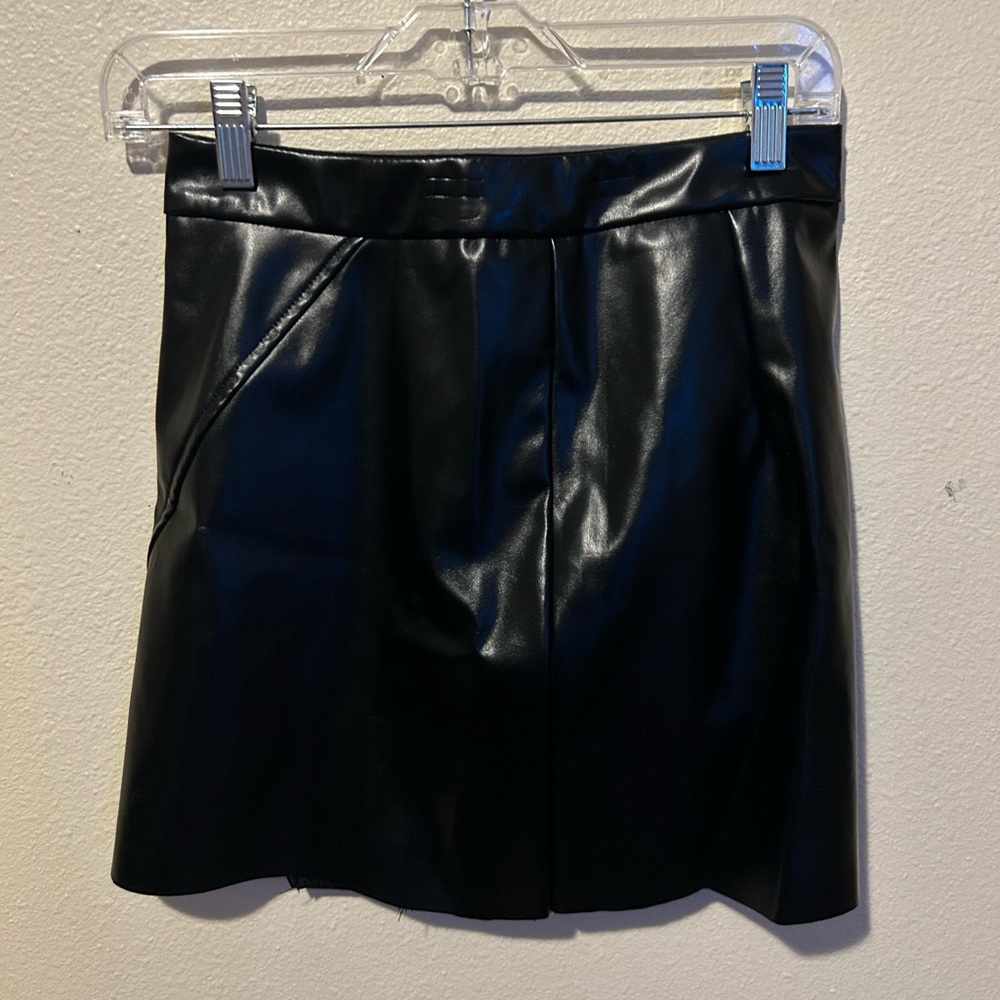 A leather black skirt Size M